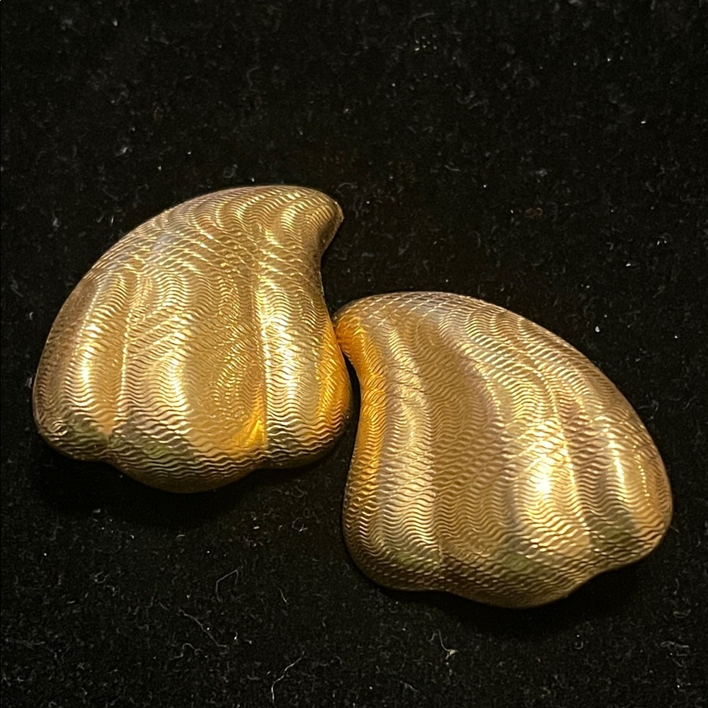 Elegant Gold Textured Earrings